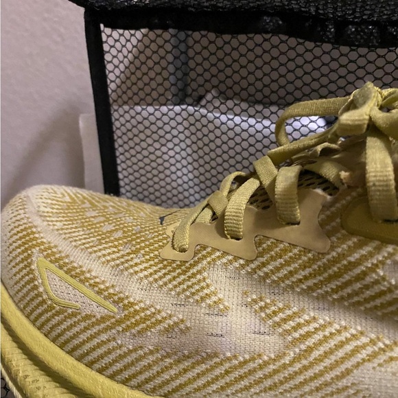 Hoka Lemon Running Shoes